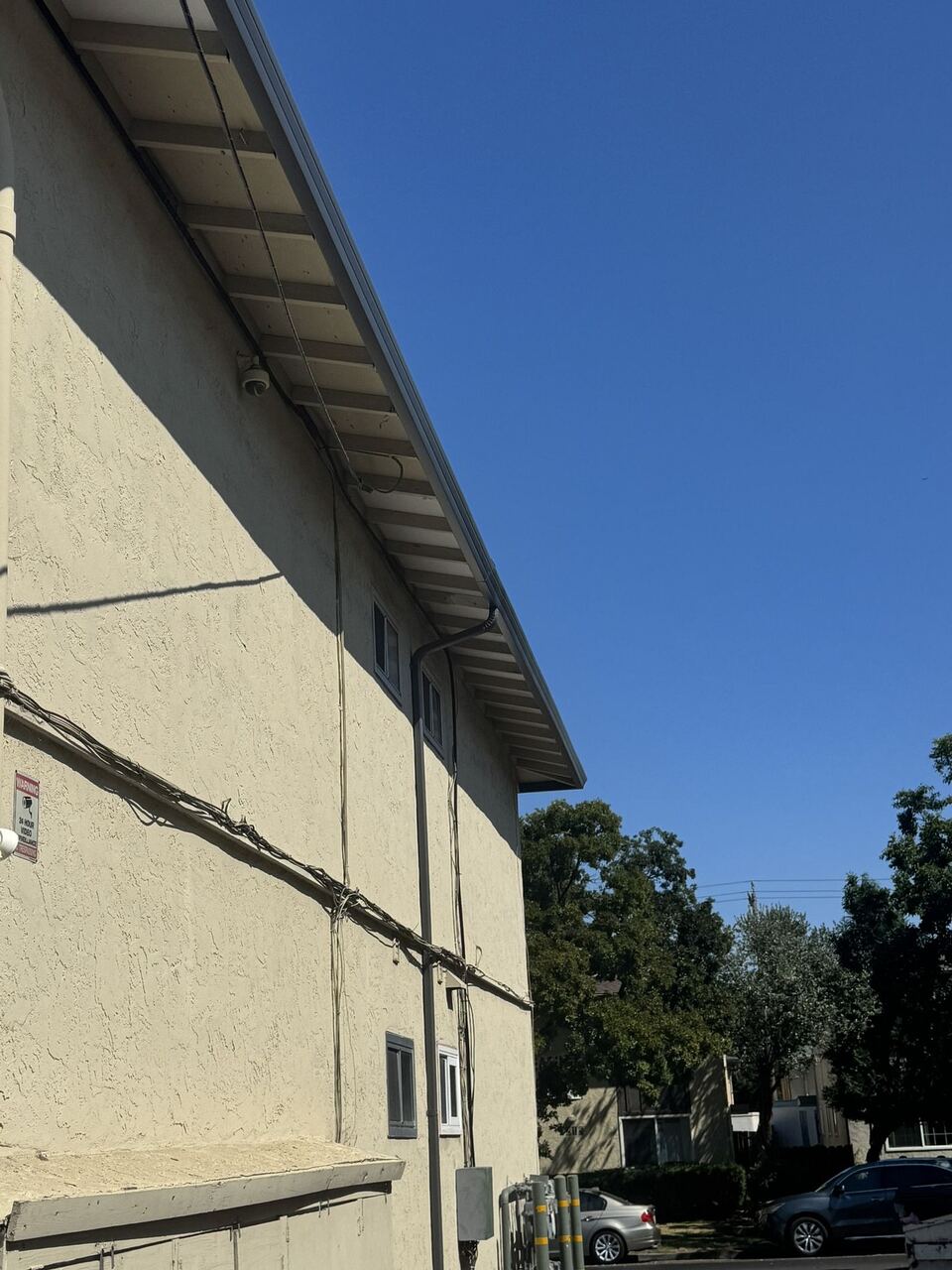New fascia and seamless gutter — commercial