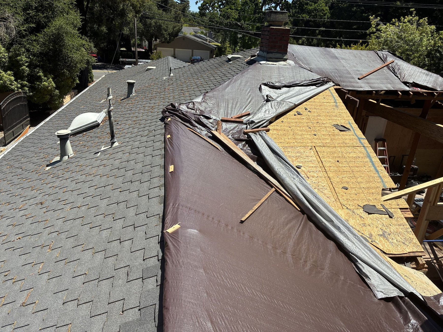 Saratoga fire damage roof repair with CertainTeed Presidential tie-in